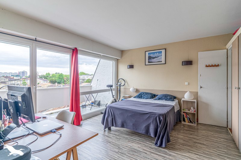 Vente Appartement BORDEAUX - 2 pièces -53 m² - (33800)