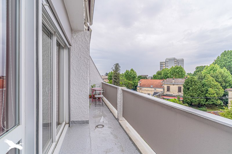 Vente Appartement BORDEAUX - 2 pièces -53 m² - (33800)