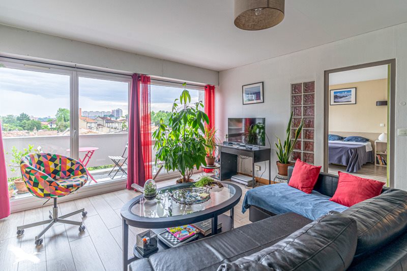 Vente Appartement BORDEAUX - 2 pièces -53 m² - (33800)