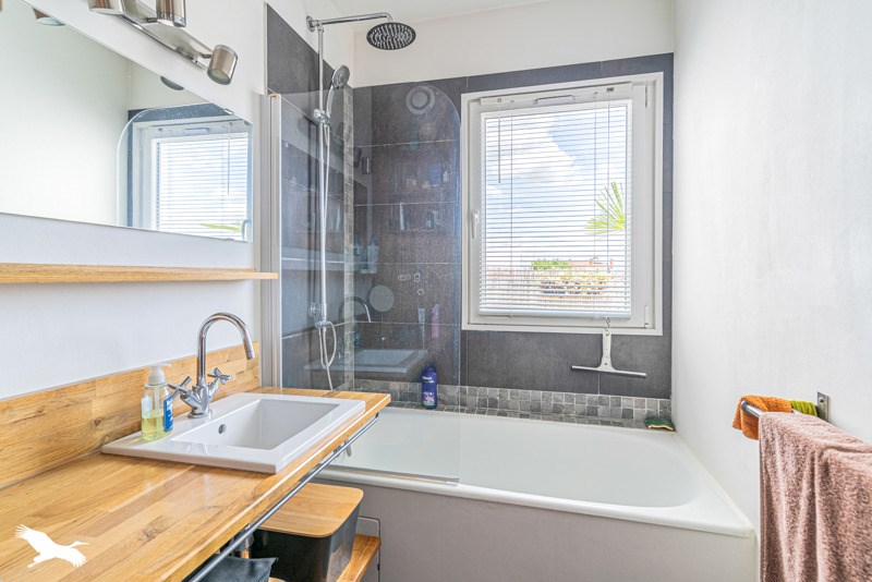 Vente Appartement BORDEAUX - 3 pièces -70 m² - (33800)