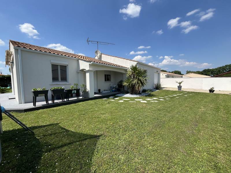Vente Maison LE CHAY - 5 pièces -112 m² - (17600)