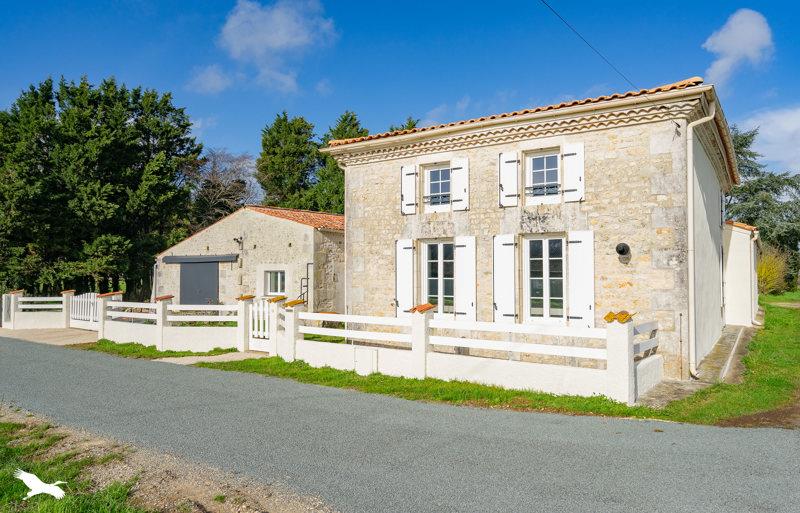 Vente Maison THEZAC - 5 pièces -136 m² - (17600)