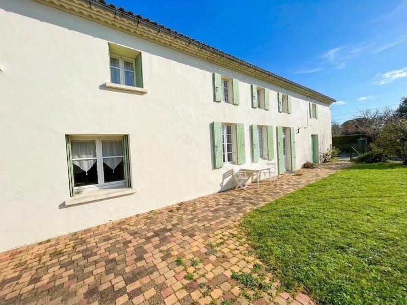 Vente Maison THEZAC - 7 pièces -162 m² - (17600)