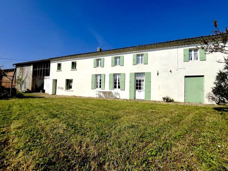 Vente Maison THEZAC - 7 pièces -162 m² - (17600)