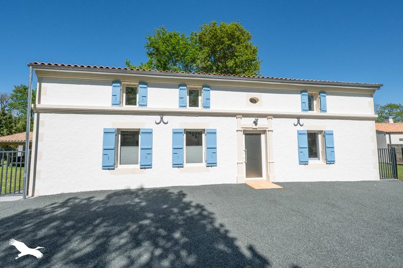 Vente Maison MEDIS - 8 pièces -204 m² - (17600)