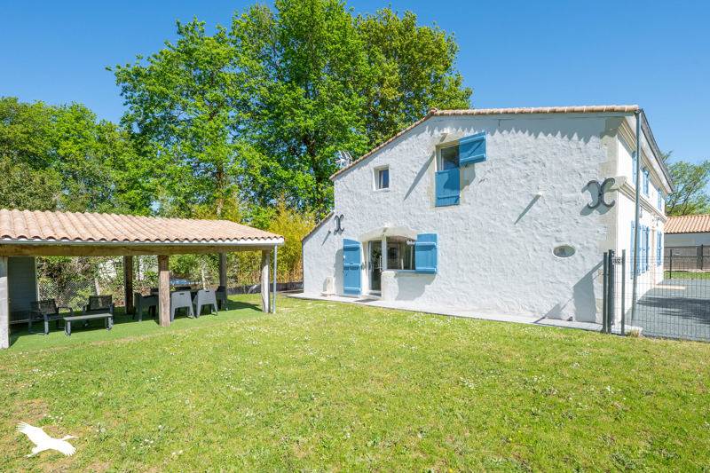 Vente Maison MEDIS - 8 pièces -204 m² - (17600)