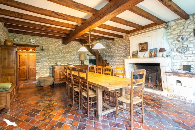 Vente Maison ST ROMAIN DE BENET - 8 pièces -180 m² - (17600)