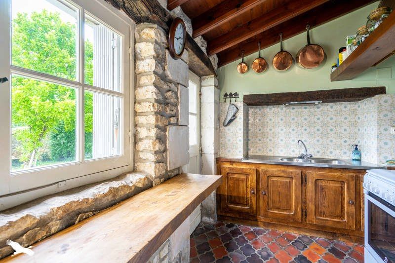 Vente Maison ST ROMAIN DE BENET - 8 pièces -180 m² - (17600)