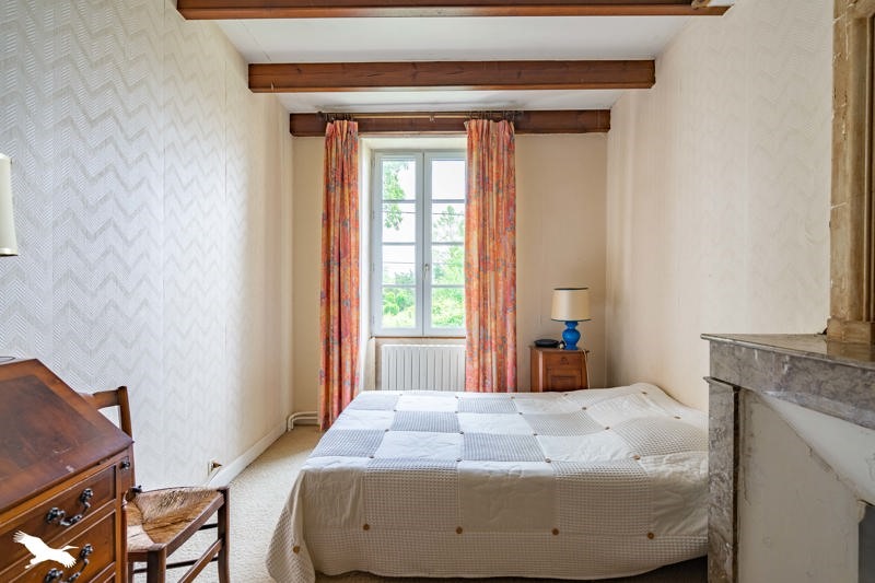 Vente Maison ST ROMAIN DE BENET - 8 pièces -180 m² - (17600)