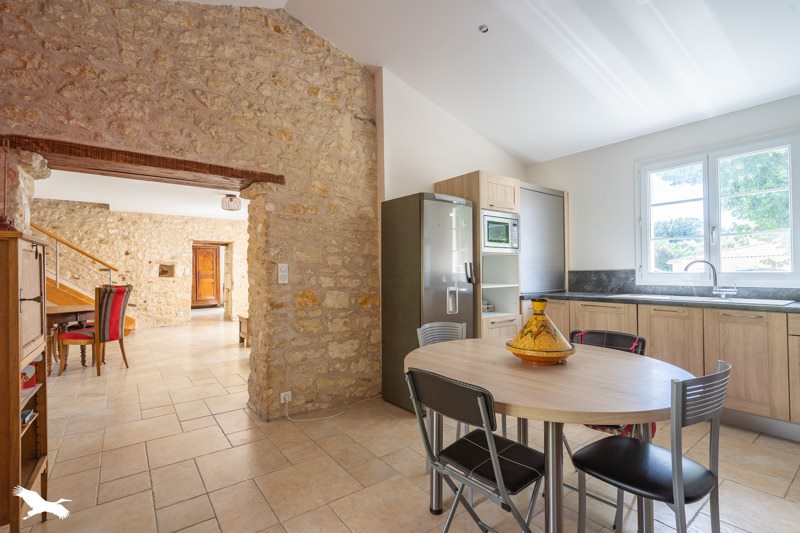 Vente Maison MEURSAC - 8 pièces -214 m² - (17120)