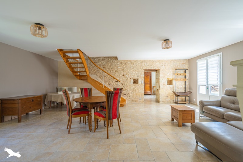 Vente Maison MEURSAC - 8 pièces -214 m² - (17120)