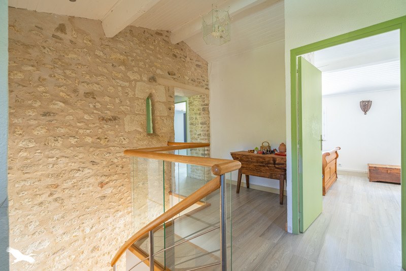 Vente Maison MEURSAC - 8 pièces -214 m² - (17120)