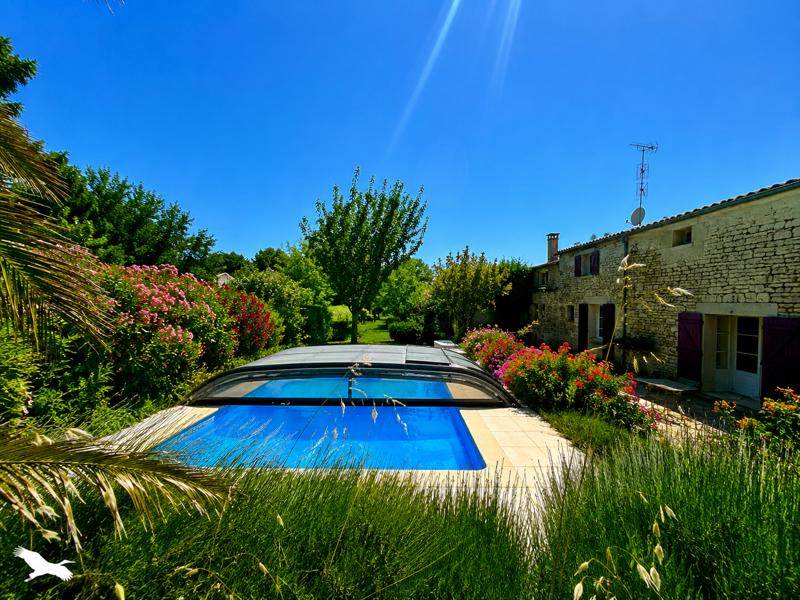 Vente Maison MEURSAC - 8 pièces -214 m² - (17120)