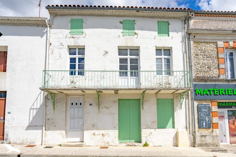 Vente Maison SAUJON - 4 pièces -133 m² - (17600)