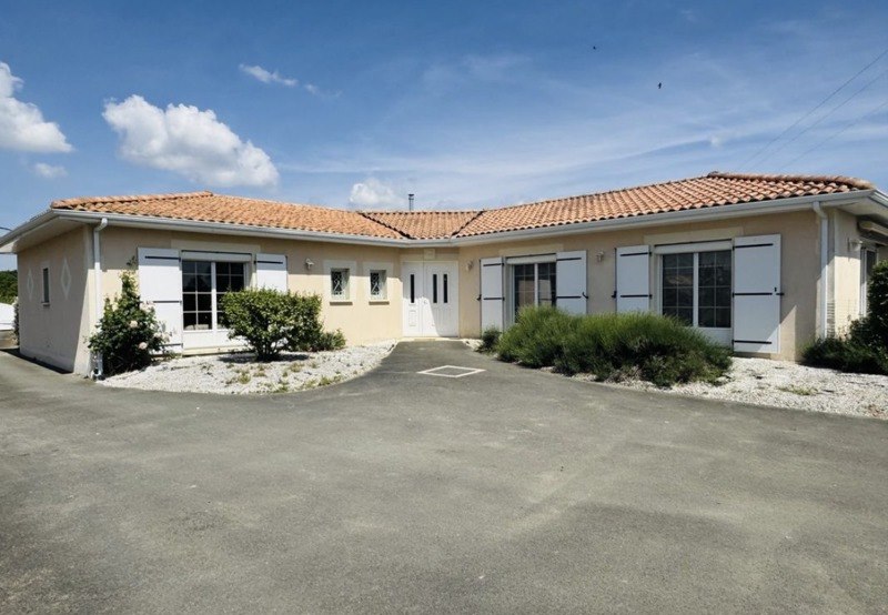 Vente Maison MEURSAC - 5 pièces -165 m² - (17120)