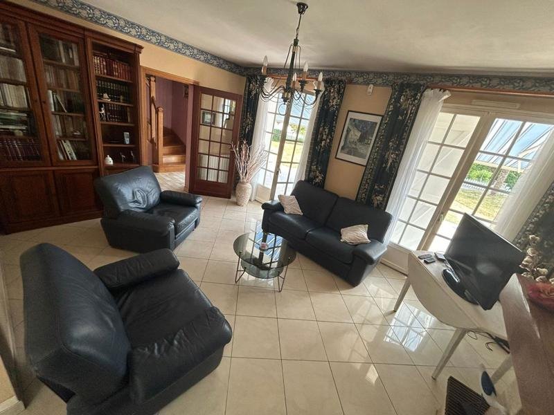 Vente Maison BUZANCAIS - 7 pièces -198 m² - (36500)