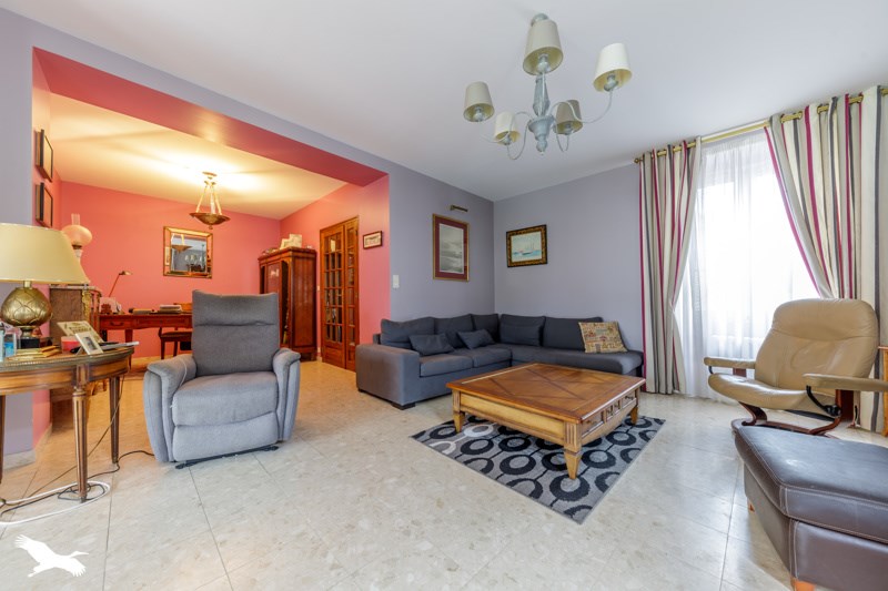 Vente Maison BUZANCAIS - 6 pièces -224 m² - (36500)