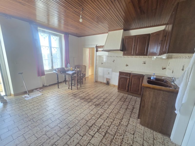 Vente Maison PELLEVOISIN - 6 pièces -127 m² - (36180)
