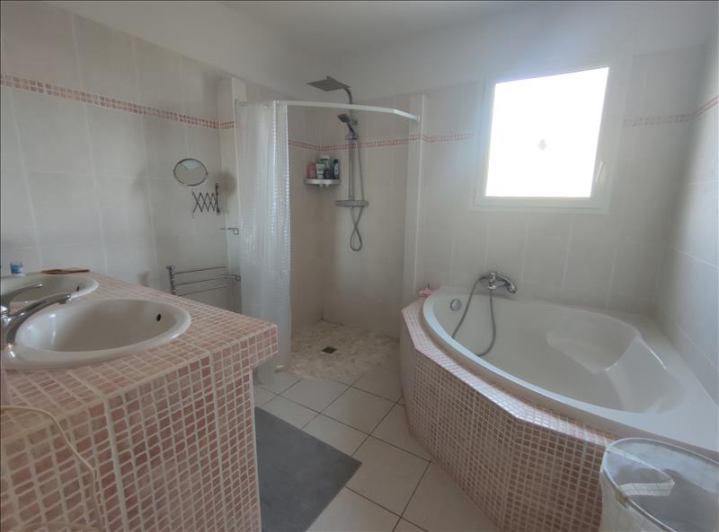 Vente Maison BLANQUEFORT - 6 pièces -120 m² - (33290)