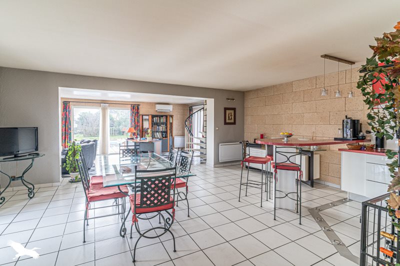 Vente Maison BLANQUEFORT - 6 pièces -152 m² - (33290)