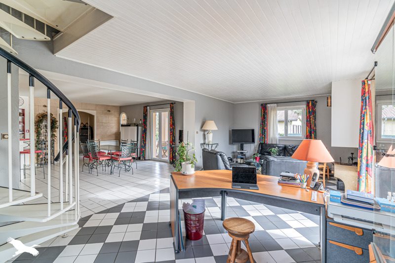 Vente Maison BLANQUEFORT - 6 pièces -152 m² - (33290)