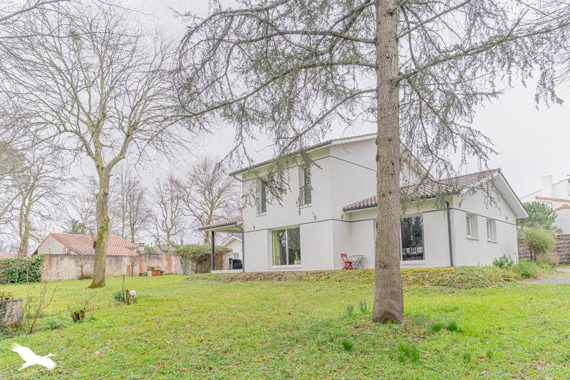 Vente Maison BLANQUEFORT - 7 pièces -161 m² - (33290)