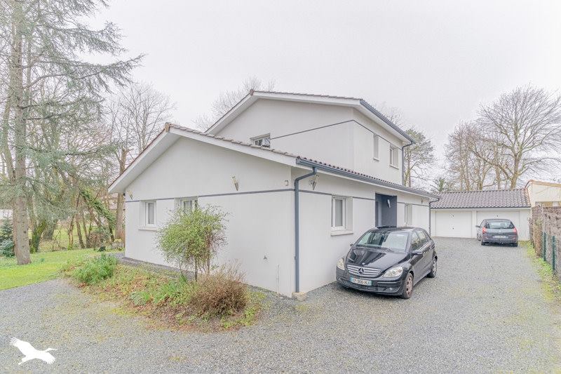 Vente Maison BLANQUEFORT - 7 pièces -161 m² - (33290)