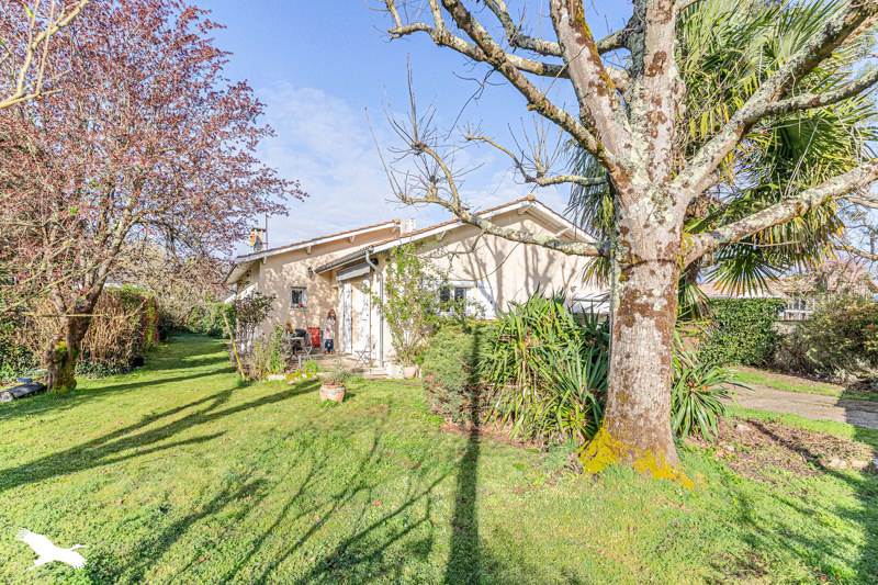 Vente Maison PAREMPUYRE - 5 pièces -134 m² - (33290)