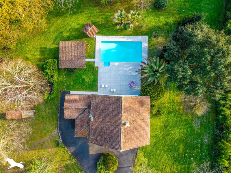 Vente Maison PAREMPUYRE - 8 pièces -180 m² - (33290)