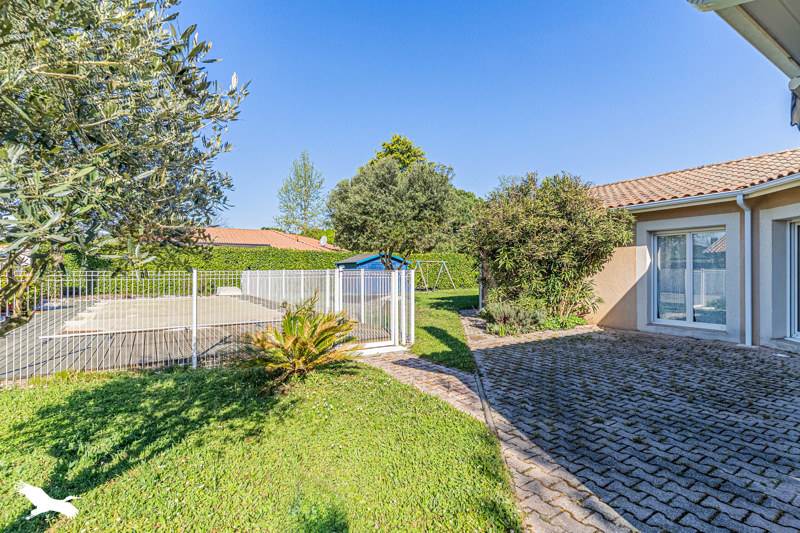 Vente Maison BLANQUEFORT - 6 pièces -138 m² - (33290)