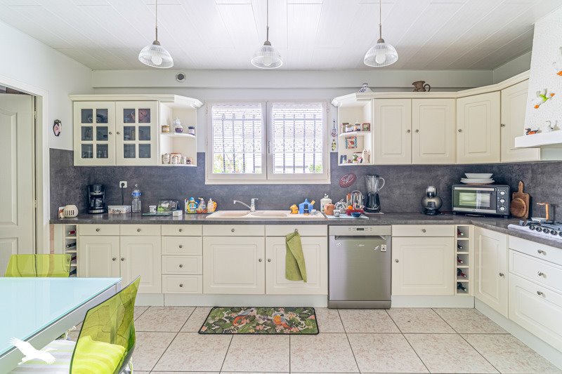 Vente Maison BLANQUEFORT - 7 pièces -155 m² - (33290)