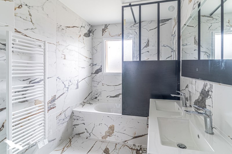 Vente Maison PAREMPUYRE - 6 pièces -117 m² - (33290)