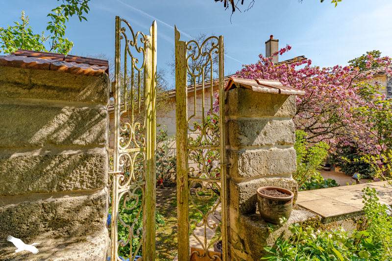 Vente Maison FLOIRAC - 6 pièces -230 m² - (33270)