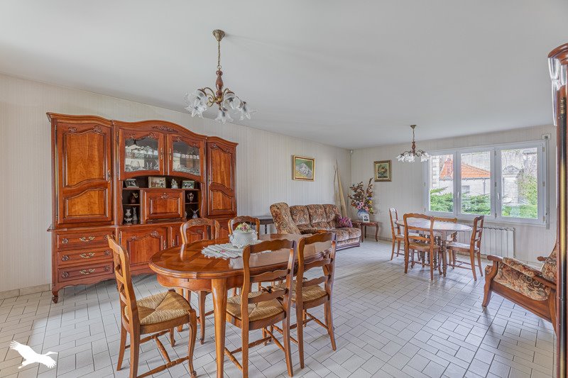 Vente Maison STE MAURE DE TOURAINE - 6 pièces -136 m² - (37800)