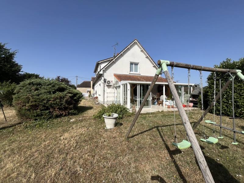 Vente Maison Dangé-Saint-Romain - 9 pièces -272 m² - (86220)