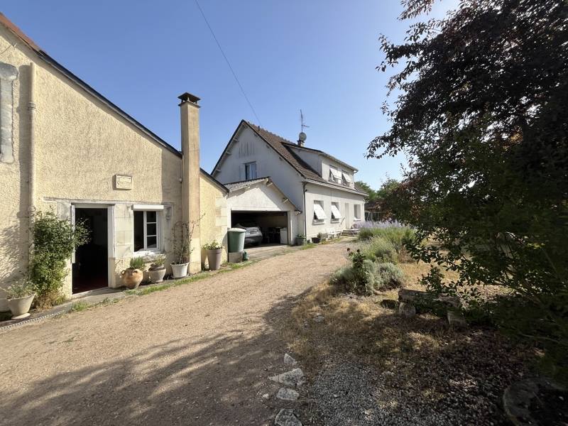Maison 9 pièces 272 m² · à Dangé-Saint-Romain · 272 m² · 182 069 €