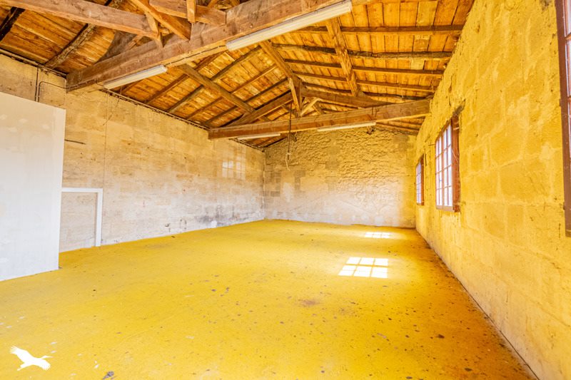 Vente Maison AMBARES ET LAGRAVE - 5 pièces -112 m² - (33440)