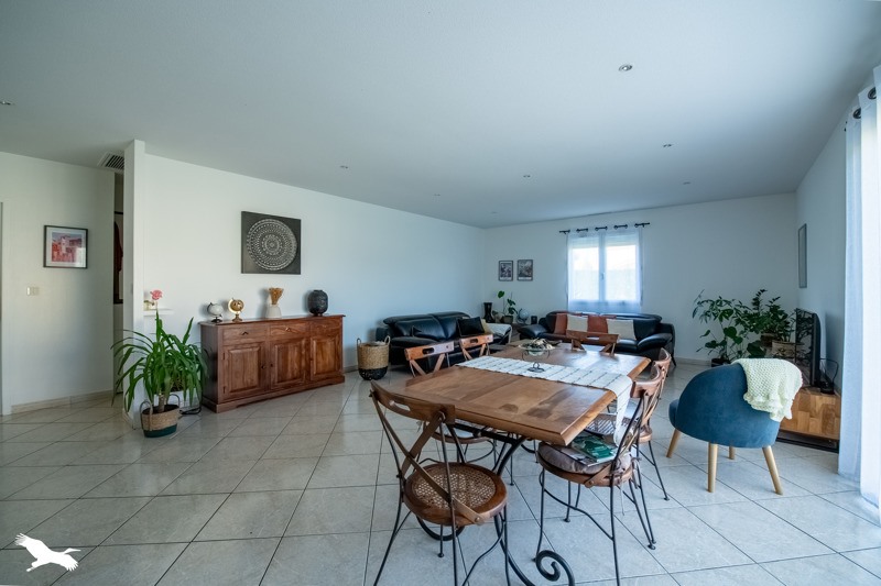 Vente Maison AMBARES ET LAGRAVE - 5 pièces -127 m² - (33440)