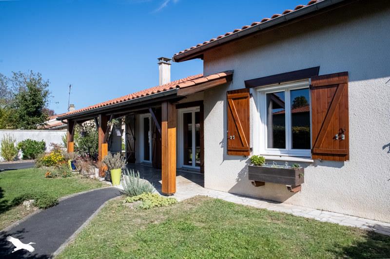 Vente Maison AMBARES ET LAGRAVE - 5 pièces -119 m² - (33440)