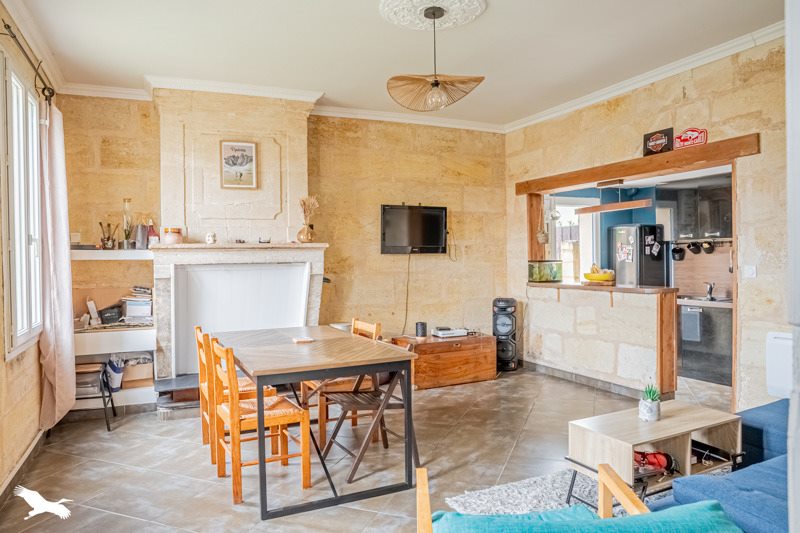 Vente Maison AMBARES ET LAGRAVE - 4 pièces -82 m² - (33440)
