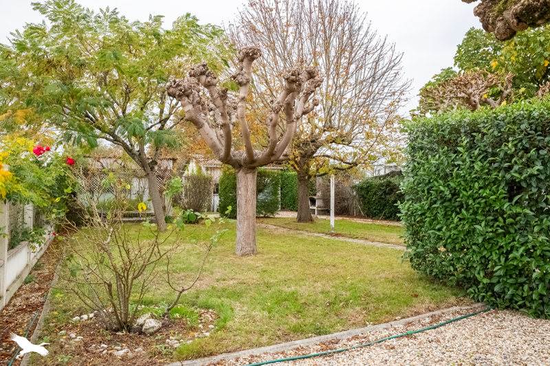 Vente Maison AMBARES ET LAGRAVE - 4 pièces -120 m² - (33440)