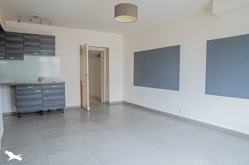 Vente Maison AMBARES ET LAGRAVE - 4 pièces -90 m² - (33440)
