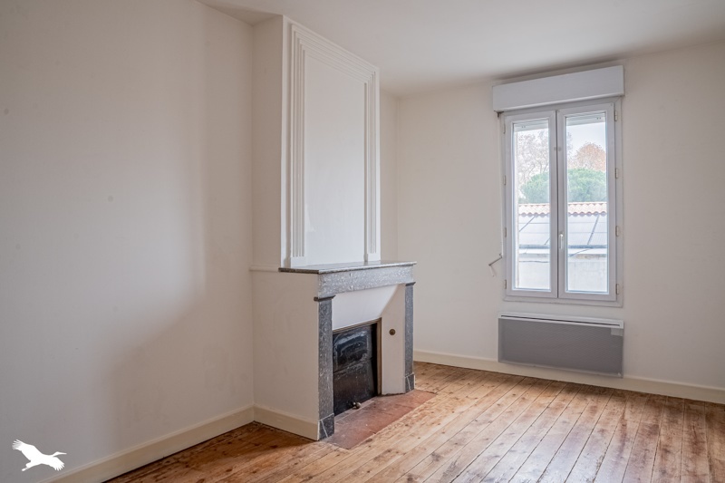 Vente Maison AMBARES ET LAGRAVE - 4 pièces -90 m² - (33440)