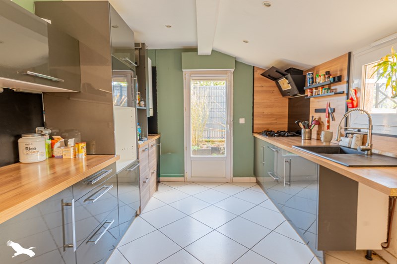 Vente Maison AMBARES ET LAGRAVE - 6 pièces -155 m² - (33440)