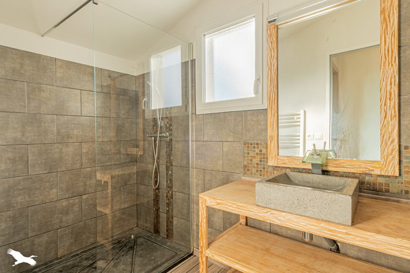 Vente Maison AMBARES ET LAGRAVE - 6 pièces -155 m² - (33440)
