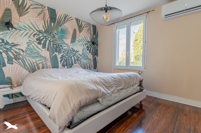 Vente Maison AMBARES ET LAGRAVE - 6 pièces -155 m² - (33440)
