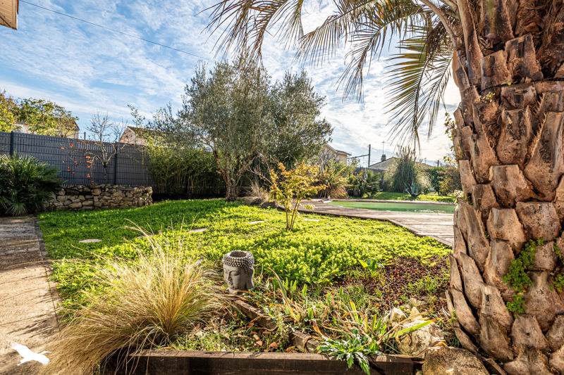 Vente Maison AMBARES ET LAGRAVE - 6 pièces -155 m² - (33440)