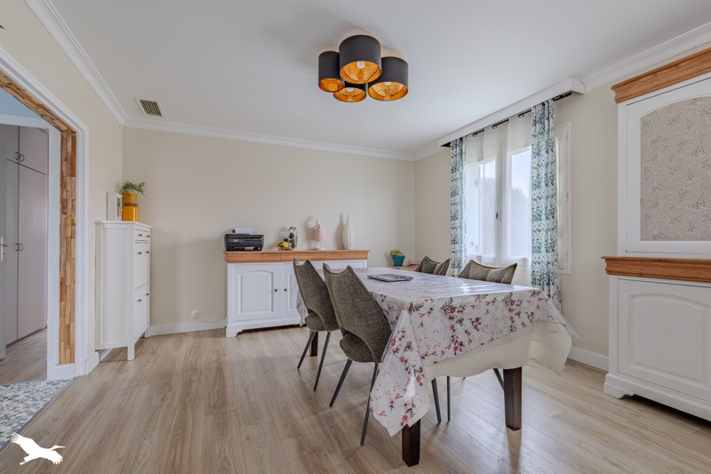 Vente Maison AMBARES ET LAGRAVE - 9 pièces -125 m² - (33440)