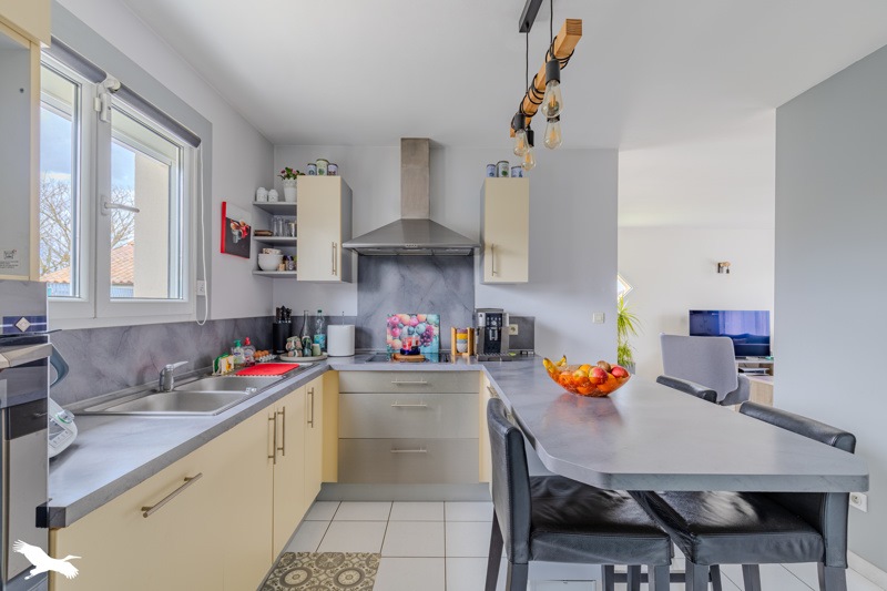 Vente Maison AMBARES ET LAGRAVE - 5 pièces -124 m² - (33440)