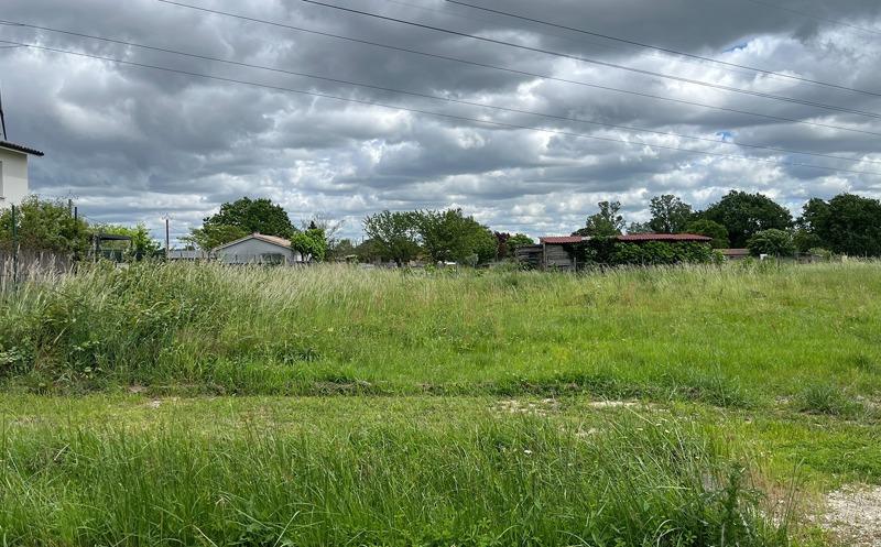 Vente Terrain AMBARES ET LAGRAVE - -900 m² - (33440)